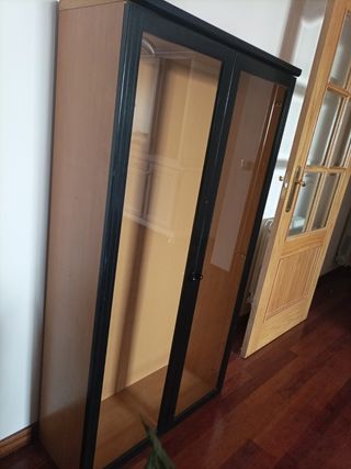 Vitrina negra - Mueble madera con cristal