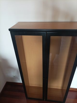 Vitrina negra - Mueble madera con cristal