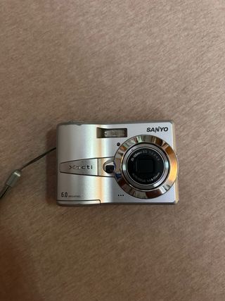 Sanyo Xacti - Cámara digital 6.0 MP