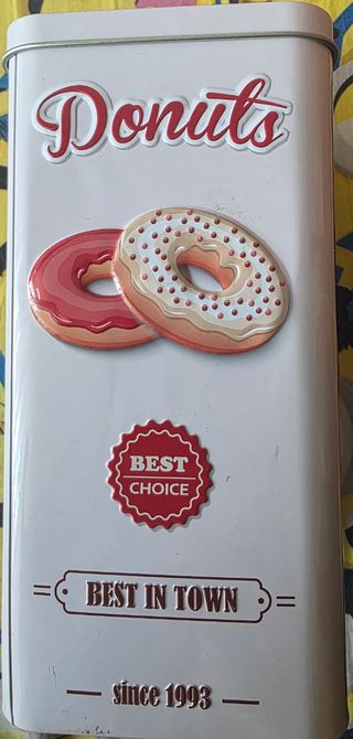 Caja metálica donuts vintage