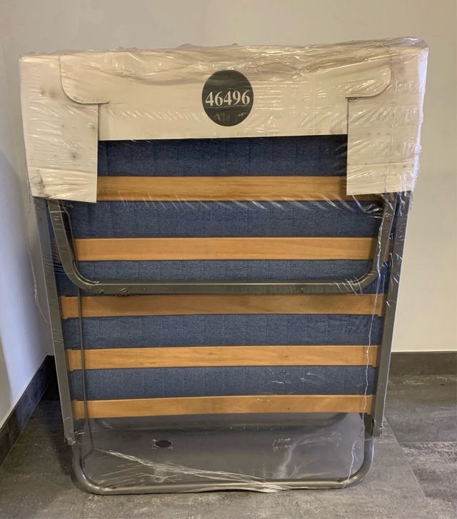 Cama plegable con funda 200x80cm. NUEVA.