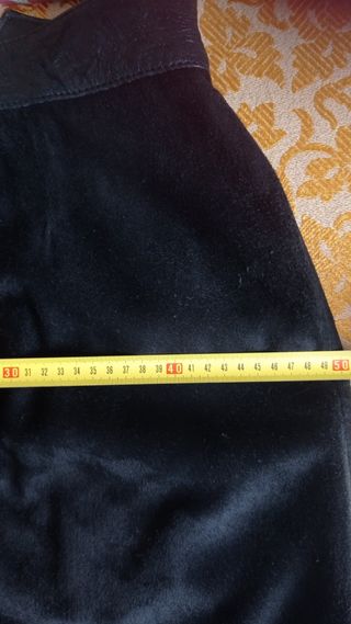 Falda negra ante y cuero