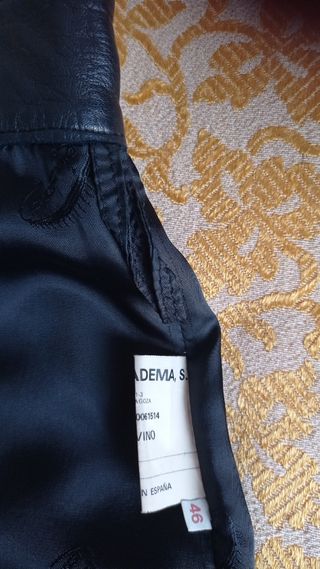 Falda negra ante y cuero