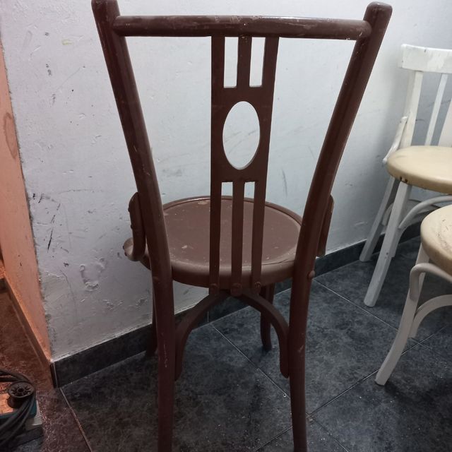 Silla madera antigua marrón