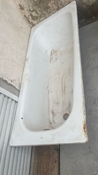 Bañera antigua de porcelana