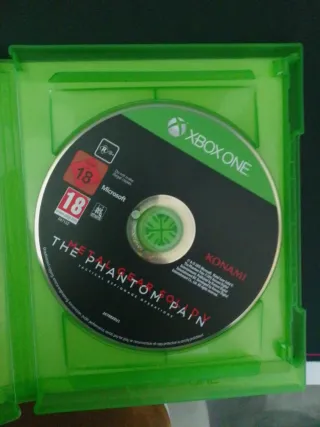 Xbox One blanca + 4 juegos juegos y mando