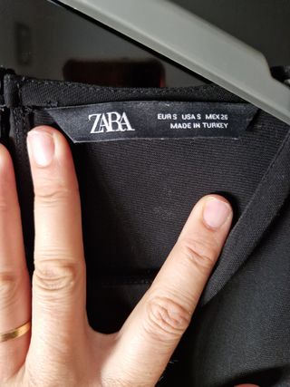 Top negro Zara - Nudo delantero