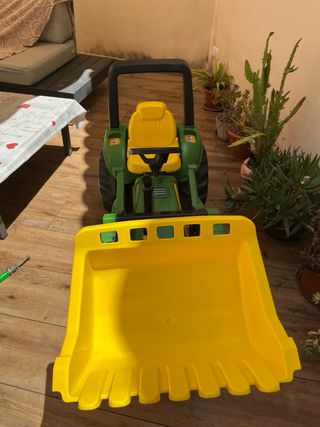 Kids Ride-On Pedal Tractor with Functional Front L