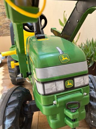 Kids Ride-On Pedal Tractor with Functional Front L