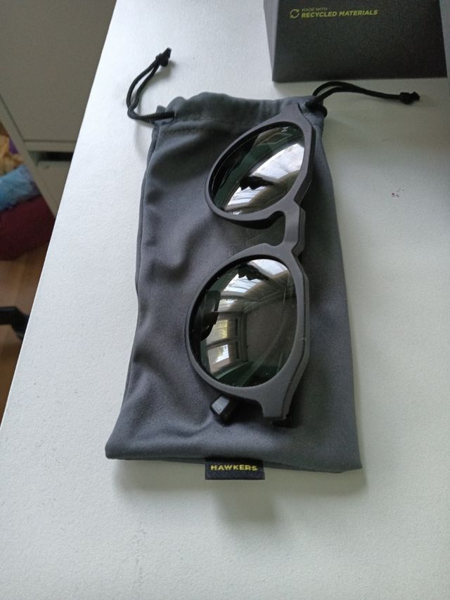 Óculos Hawkers pretos