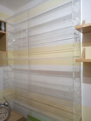 Vitrina metacrilato en perfecto estado 
