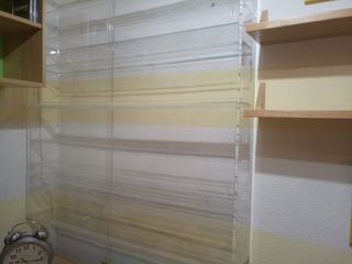 Vitrina metacrilato en perfecto estado 