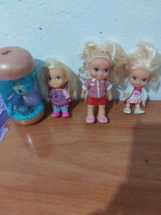 4 muñecas barrigitas