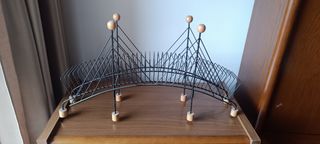 Porta CD con forma de puente