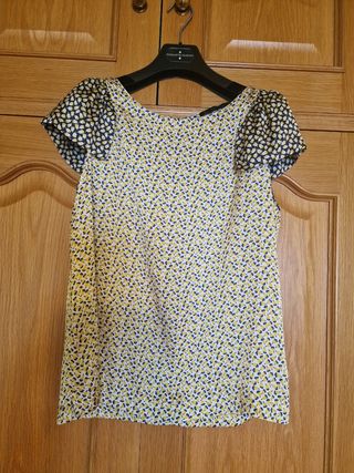 Blusa Zara satinada estampada