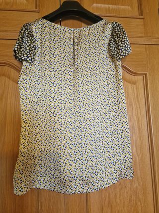 Blusa Zara satinada estampada