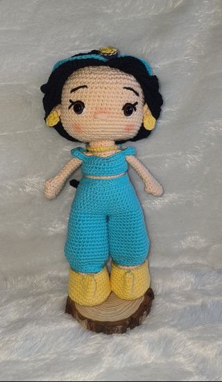 Muñeca Amigurumi Princesa Jasmín