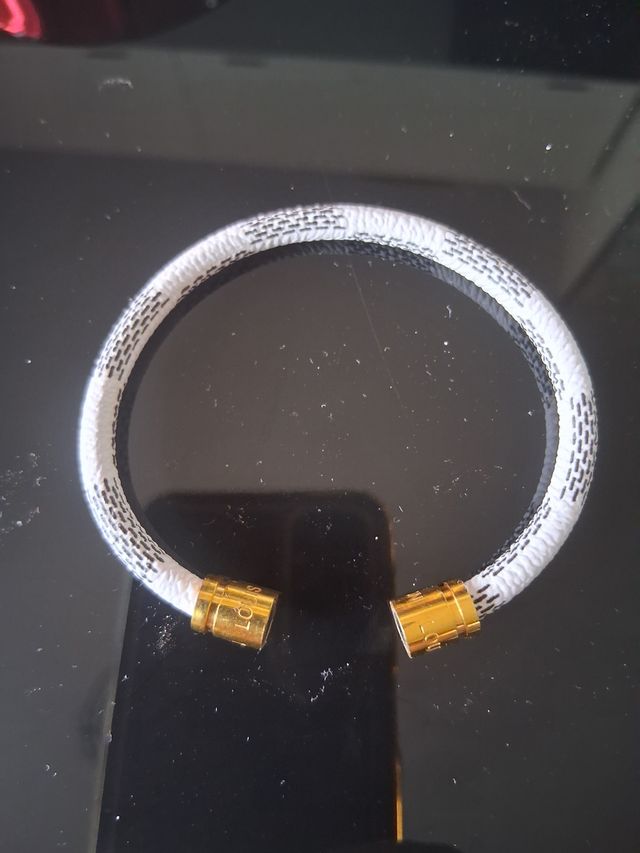Pulsera Louis Vuitton - Blanca y dorada