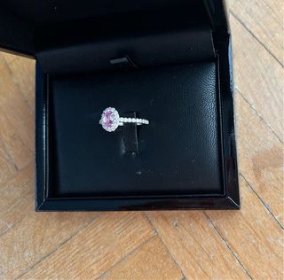 Anillo solitario oro blanco con turmalina y pavé