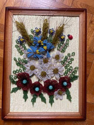 Quadro ricamato con fiori, artigianale