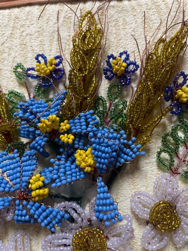 Quadro ricamato con fiori, artigianale