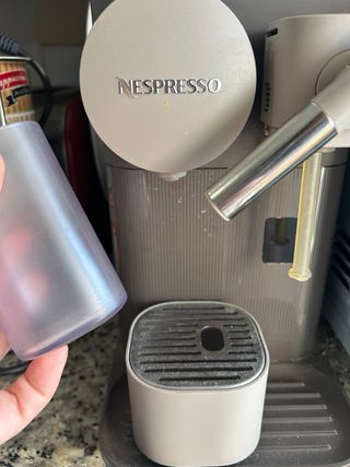 Cafetera Nespresso Gris