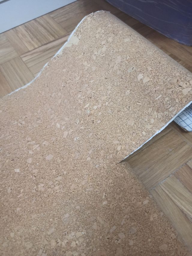 Rotolo di sughero autoadesivo