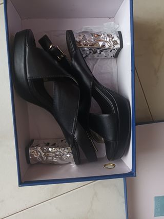 Sandali neri con plateau