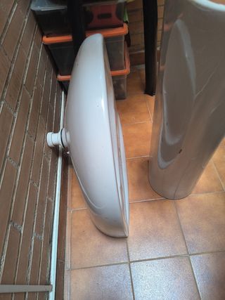 Lavabo pedestal antiguo