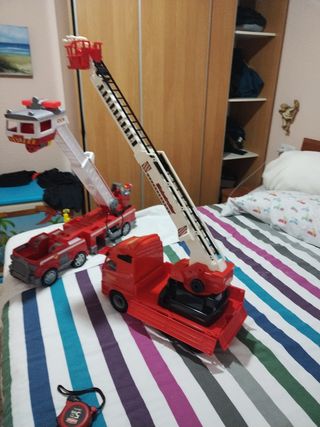 2 camiones bomberos Patrulla Canina