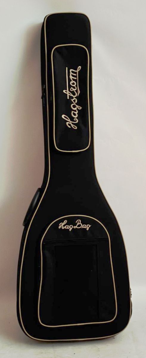 Bajo Hagstrom Viking negro, escala corta