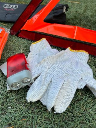 2 Kits emergencia Audi