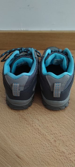 Botas montaña niño talla 32