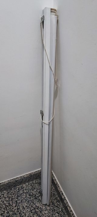 Cortina enrollable blanca