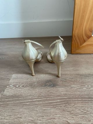 Sandalias Lodi doradas 36 tacon 8cm