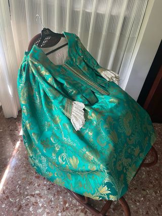 Traje Fallera: Verde y Dorado