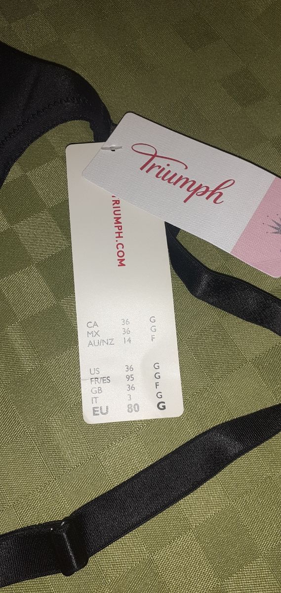 2 Reggiseni Triumph 80 coppa G, mai usati