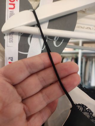 Top negro tirantes encaje