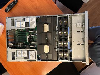 Servidor Dell PowerEdge - 160 hilos, 364GB RAM