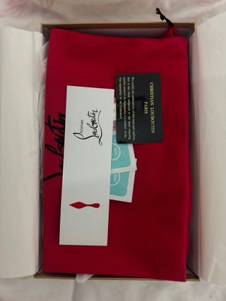 Zapatos estilo diseñador talla 41 Nuevos con caja