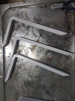 3 escuadras metalicas 35x20cm