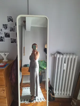 Vestido fiesta  plata satinado  Zara