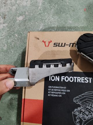 Pousa-pés SW-Motech ION - Honda XRV