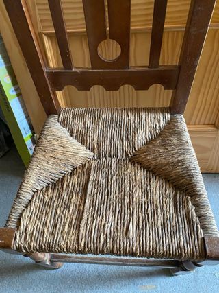 10 Sillas vintage de madera y mimbre