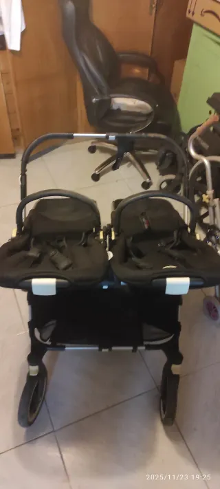 Bugaboo gemelar azul. O solo una parte.