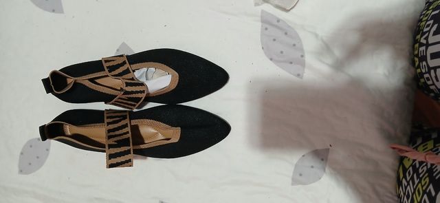 Zapatillas negras - cómodas