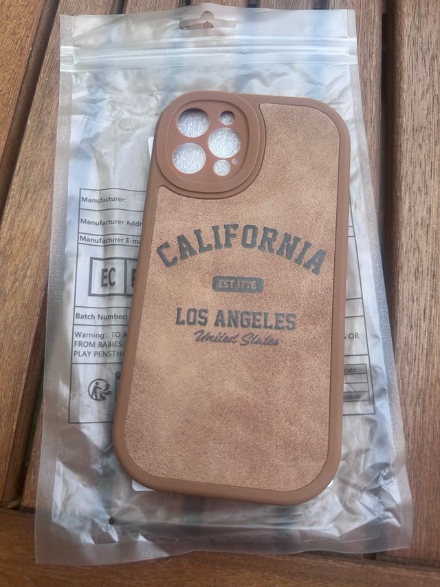 funda iPhone 12 Pro marrón