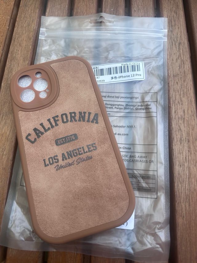 funda iPhone 12 Pro marrón