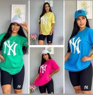 Conjunto New Era: camiseta y shorts amarillos, gor