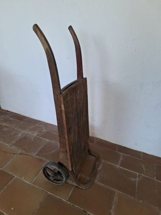 Carretilla madera vintage